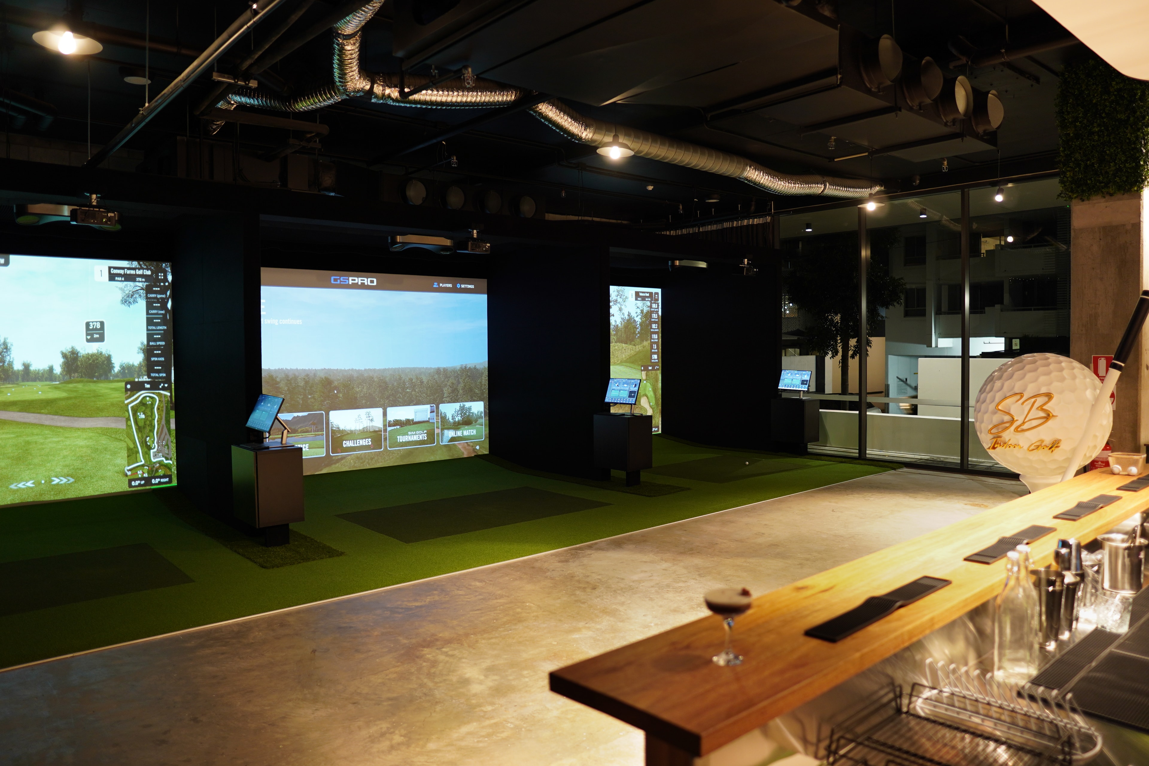 Corporate team building event at South Brisbane Indoor Golf